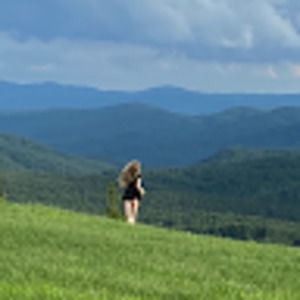 Meet your Posher, Laura h